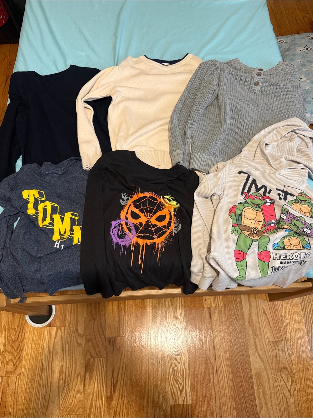 Boys shirts & sweater bundle sizes 7-10